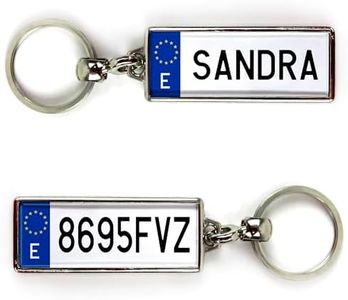 Llaveros personalizados originales. Regalo personalizado con nombre. Matriculas personalizadas. Llavero coche y llavero moto. Matrícula clásica