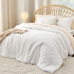 Bedsure Oversized King Comforter Set - White Comforter, Boho Tufted Shabby Chic Bedding, 3 Pieces Vintage Farmhouse Bed Set for All Seasons, Fluffy Soft Bedding with 2 Pillow Shams