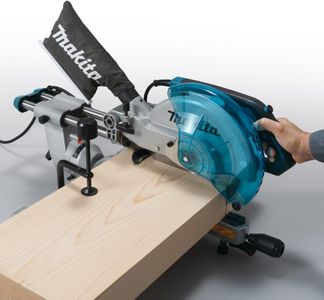 Makita 260mm Sliding Mitre Saw – Precision Wood Cutting Tool