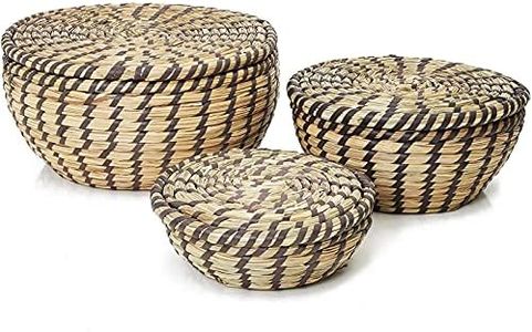 Juvale Decorative Seagrass Storage Baskets for Organizing, Round Woven Baskets in 3 Sizes with Lids (3 Piece Set)