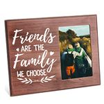 FINGERINSPIRE Friends Are the Family We Choose Picture Frame 10x15cm Going Away Picture Frame with Heart Pattern Hanging/Tabletop Wooden Best Friends Gift Frame for Birthday Graduation College Leaving