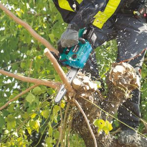 Makita 18V Cordless Chainsaw, 1/4" Carving – Tool Only