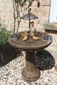 Garden Mile Solar Water Fountains, Beautiful Rustic Water Feature, Garden Solar Water Ornaments also doubles as a Bird Bath for your Garden or Patio - Wow your friends (Duck Family)