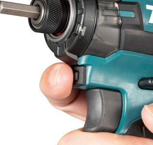 Makita 40V XGT Brushless Impact Driver – 2x 2.5Ah Batteries, Charger, Case