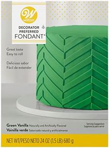 Wilton Decorator Preferred Easy to Roll Fondant for Cakes, Cupcakes and Other Fun Desserts, 24 Ounce, Green