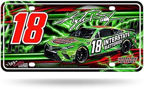 NASCAR Kyle Busch No.18 Rico Industries Étiquette automobile en métal de qualité supérieure – Plaque avant pleine taille – Résistant aux intempéries – Logo éclatantgraphisme aux couleurs des
