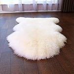 HLZDH Faux Fur Soft Fluffy Single Sheepskin Stule Style Rug, Faux Fleece Chair Cover Seat Pad Soft Fluffy Shaggy Area Rugs for Bedroom Sofa Floor（White, 60 X 90 CM）