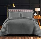 Luxury Quilted Bedspreads King Size Bed Quilt Throws for Beds Reversible Polyester Filling Embossed Bedspreads & Coverlets - Christmas Bedding King Size Bed with 2 Pillow Cases 240x250cm Silver