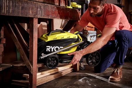 Ryobi 18V Cordless Lawnmower – 33cm Cutting Width