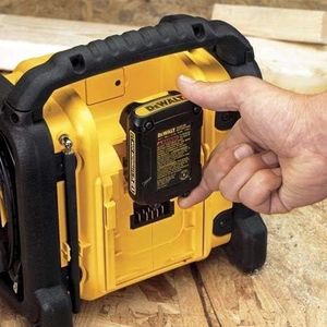 DeWALT Jobsite Radio – Compact Portable Worksite Speaker