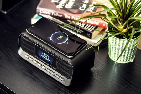 Groov-e Zeus DAB/FM Clock Radio – Bluetooth, Wireless & USB Charging, Dual Alarm, 60 Presets, Black