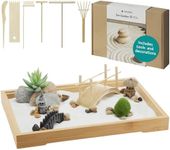 Navaris Zen Garden Kit - Mini Japanese Sand Garden - Miniature Meditation Stone Ornaments - Buddhist Gifts Complete Set - Rectangular Bamboo Tray, White Sand