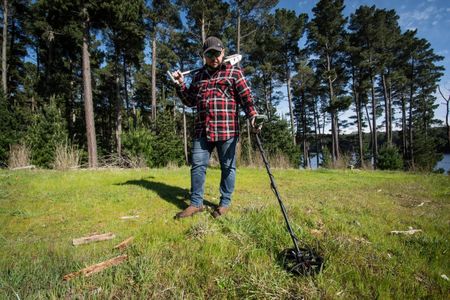 Minelab X-Terra Pro Metal Detector – Black
