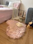 CottonFry Heart Shape Faux Sheepskin Fur Area Throw Rug Floor Mat Carpet for Bedroom Soft Circle Kids Play Mat for Nursery (Light Pink, 16x20)