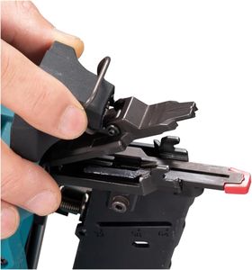 Makita 18V LXT Brushless Finishing Nailer – Makpac Case, Bare Tool