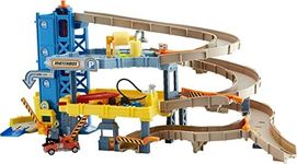 Matchbox Cars Playset, 4-Level Toy Garage with Track Play, Kid-Powered Elevator, Car Repair Station, Spiral Ramp, With 1:64 Scale Toy Tow Truck ​​