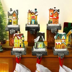 Vercraft 6 soportes para calcetines de Navidad con luces LED, de resina, para la casa, ganchos decorativos para colgar medias para decoraciones de invierno y vacaciones (estilo clásico)