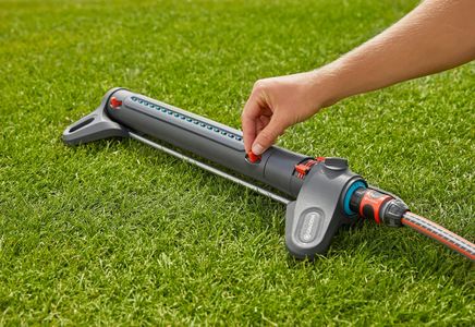Gardena AquaZoom L Rectangular Sprinkler – Adjustable Range 28–350 m², Metal Filter