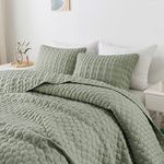 WDCOZY Oversized California Cal King Size Quilt Bedding Sets with Pillow Shams, Sage Green Lightweight Soft Bedspread Coverlet Bed Cover, All Season Spring Summer, 3 Pieces, 116x106 inches